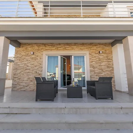 Oliveira Βίλα Ναζαρέ
